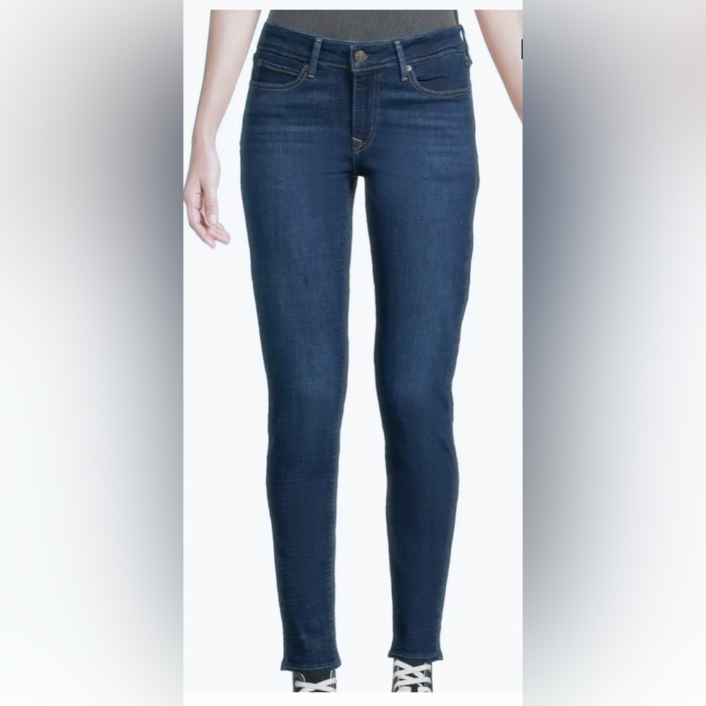 Levi’s 711 Jeans Skinny Legs Stretchy Cotton Mid Rise in blue wash Size 28